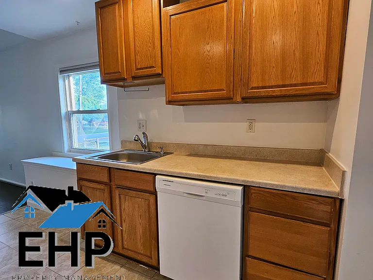 17535 Prospect St — Photo 7