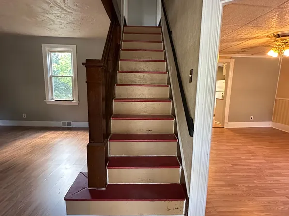 510 4th Ave, Freedom, PA 15042