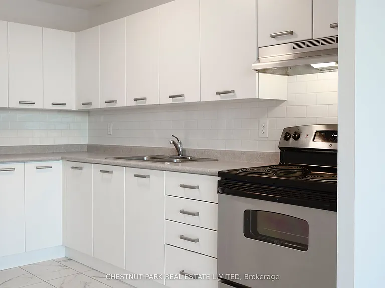 150 Lakeshore Rd W #1003 — Photo 20