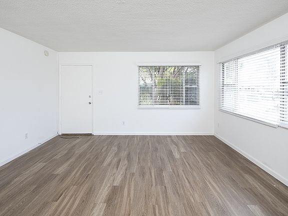 4th image of 3052 Ivy St