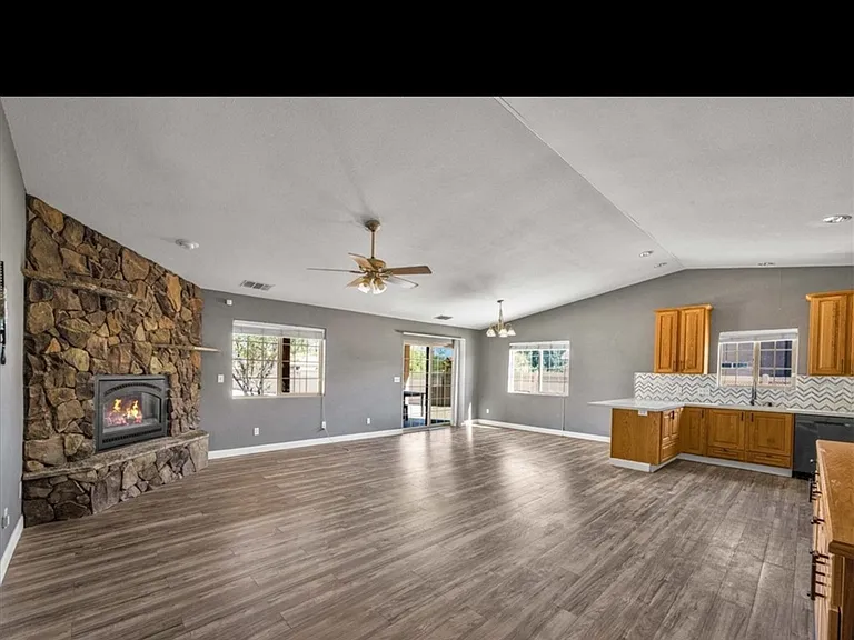 4709 Saddlehorn Rd — Photo 4