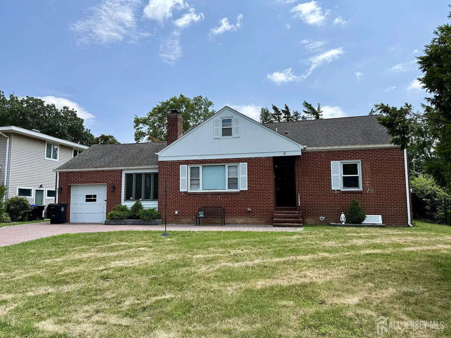 3 bed, 1.5 bath, 1869 sqft, $3,250 — Photo 2