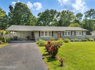 4108 Crestfield Rd, Knoxville, TN 37921
