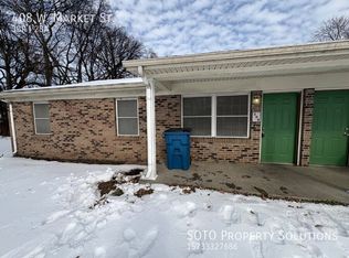 408 W Market St, Charleston, MO 63834