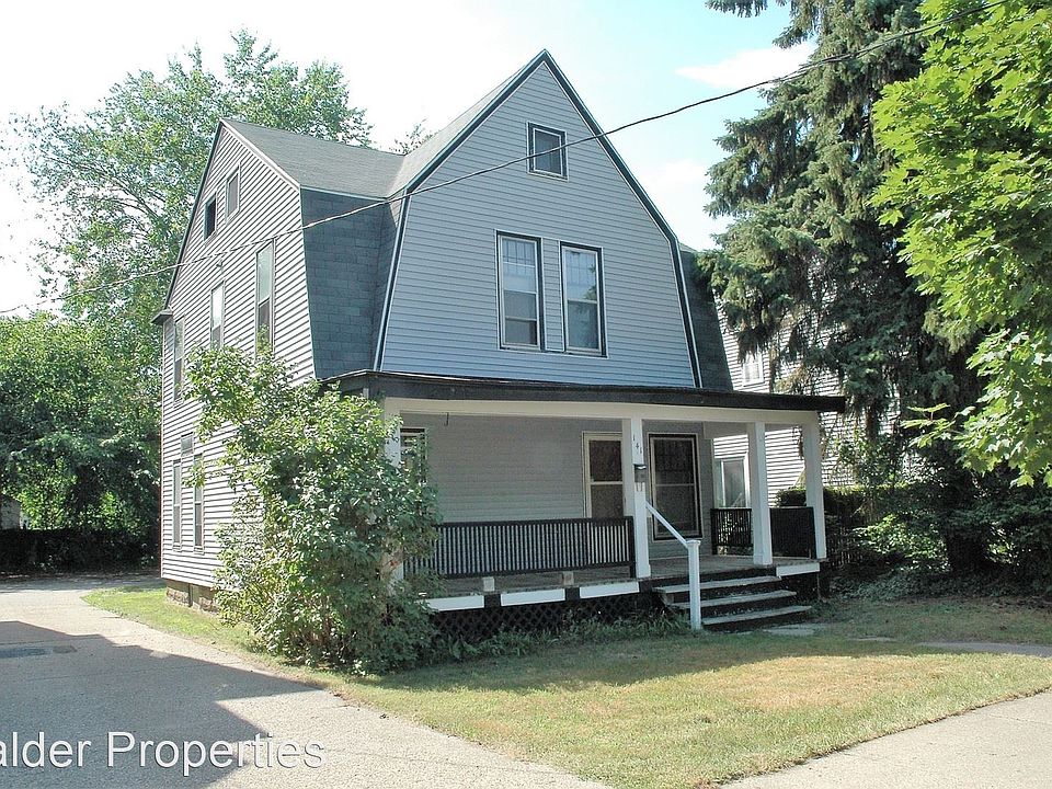 1st image of 141 Fuller Ave SE
