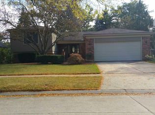 740 Thurber Dr, Troy, MI