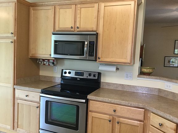 4th image of 454 Riverwind Dr
