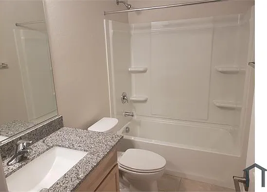 2029 E Kansas Dr — Photo 8