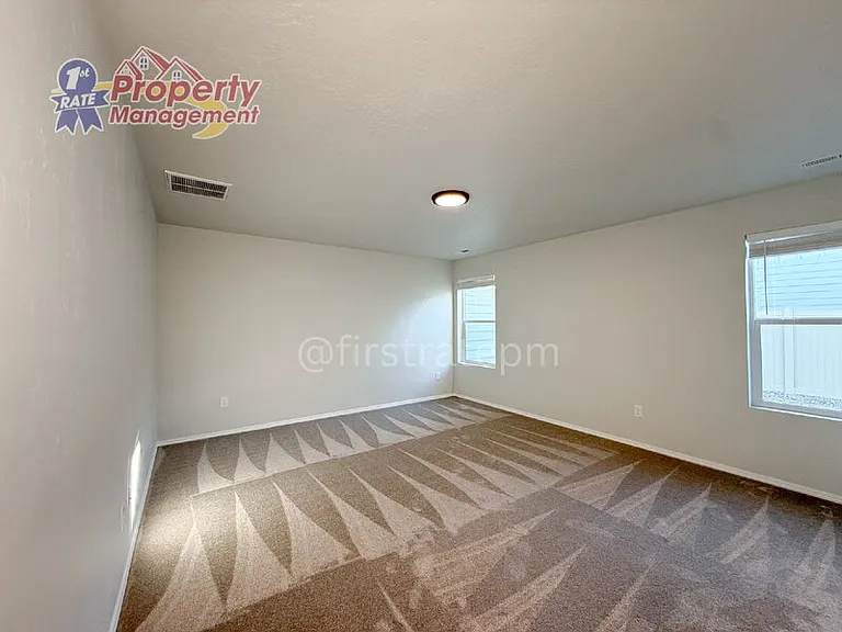 4918 Endicott Dr — Photo 18