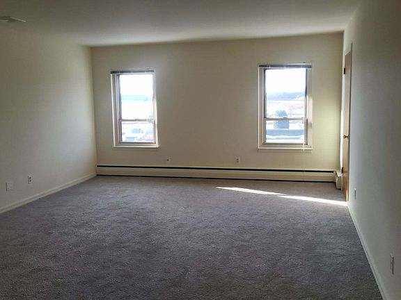 4th image of 420 Wall Ter #420