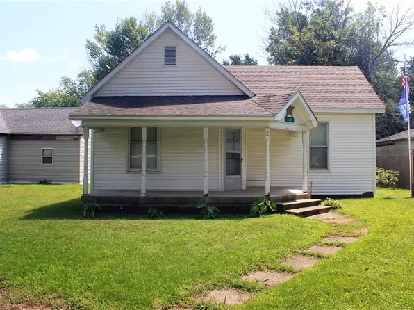 257 S Main St, Rosedale, IN 47874