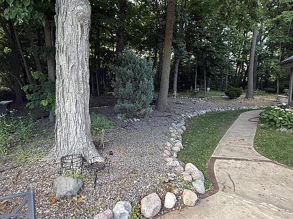 4th image of 11028 W Daphne STREET