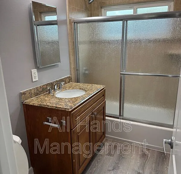 3025 E 5th St #1 — Photo 8