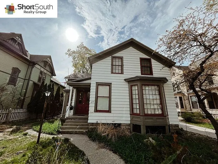 235 Lafayette Ave NE #3 — Photo 8
