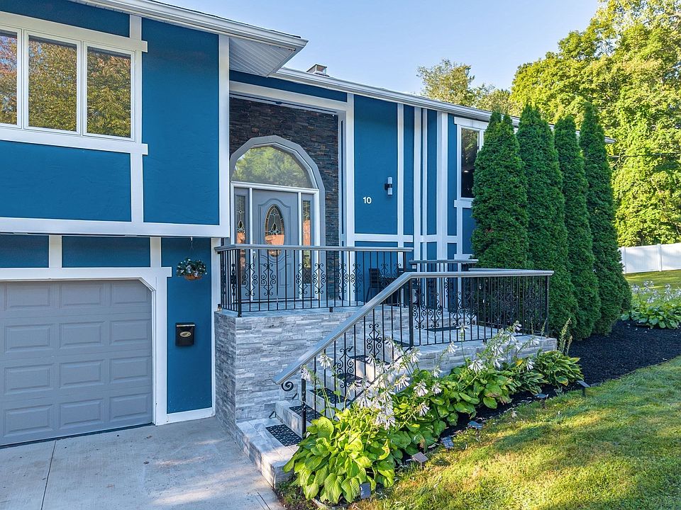 1st image of 10 Robert Dr