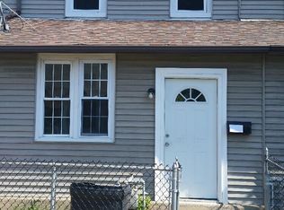 27 Front St, Upland, PA 19015