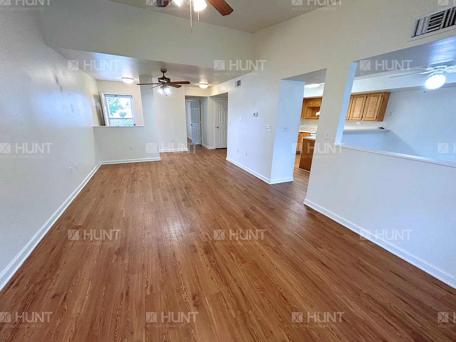 4 bed, 2.5 bath, 1950 sqft, $1,900 — Photo 3