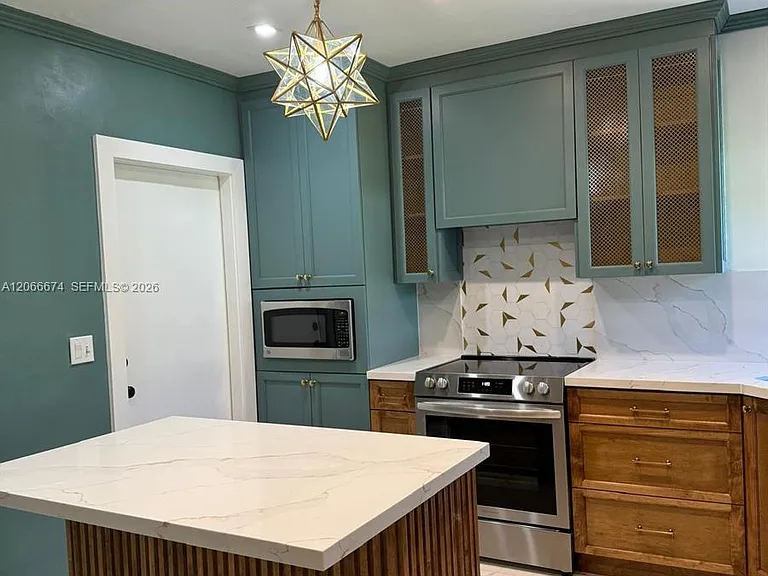 431 Candia Ave — Photo 13