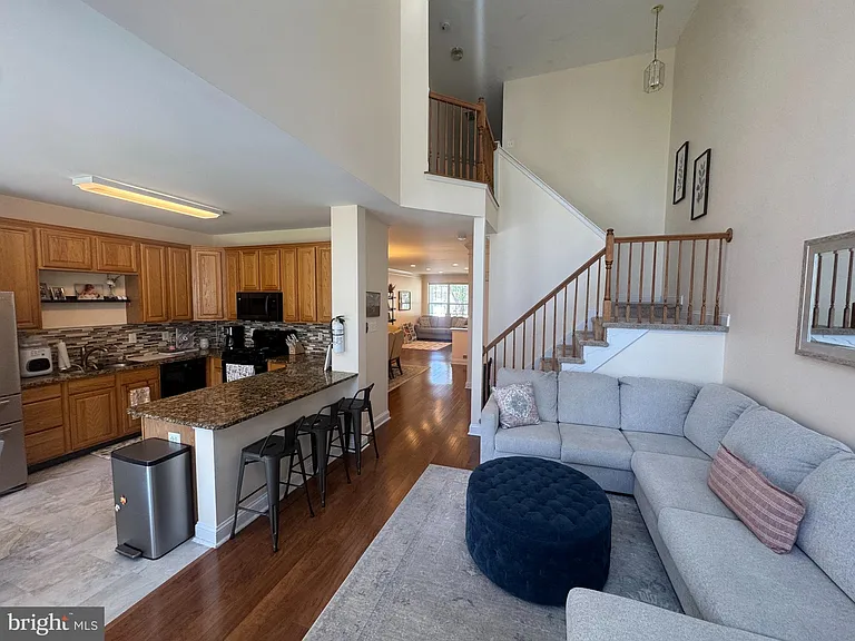 37 Weaver Dr — Photo 5