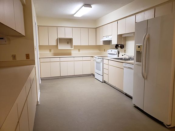 3rd image of 227 Emerald Ave
