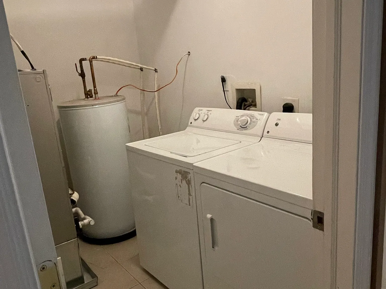 4 bed, 1100 sqft, $2,500 — Photo 3