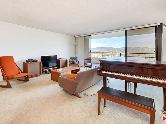 5th image of 4265 Marina City Dr Unit 1011