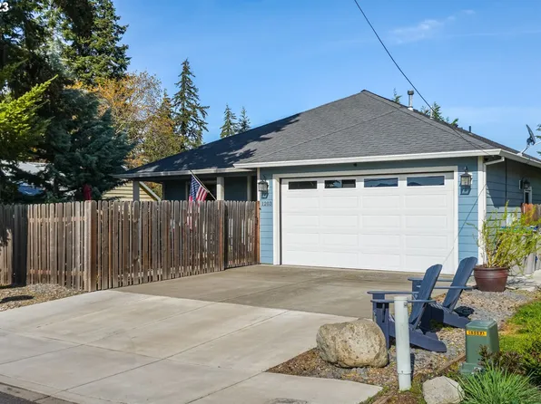 1203 18th St, Hood River, OR 97031