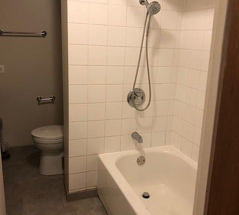 2nd image of 2644 W Walton St #B