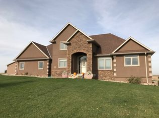 10 Quail Cv W, York, NE 68467