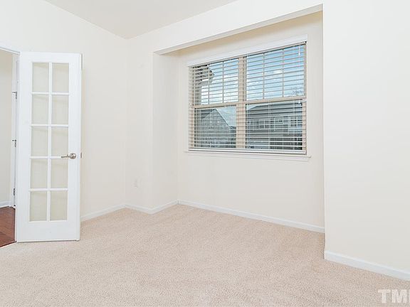 3rd image of 324 Vintage Holly Dr