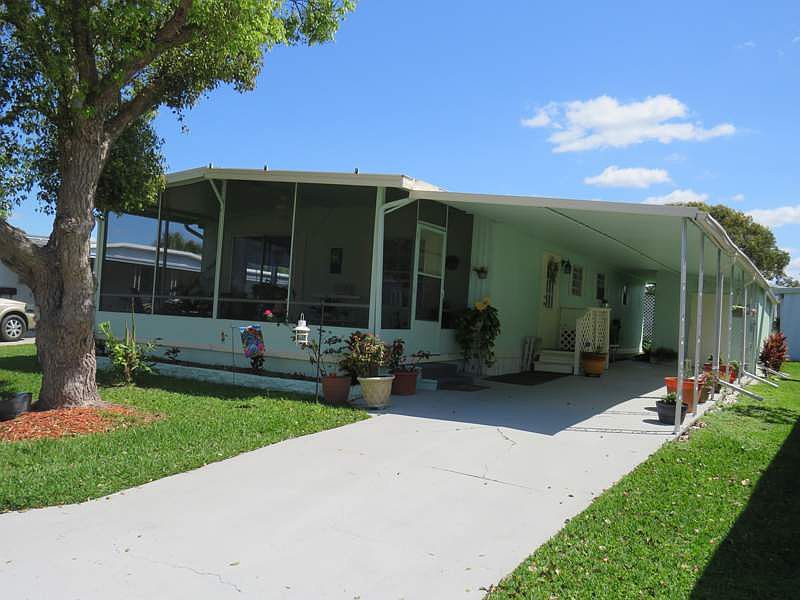 1st image of 797 Mahogany Dr