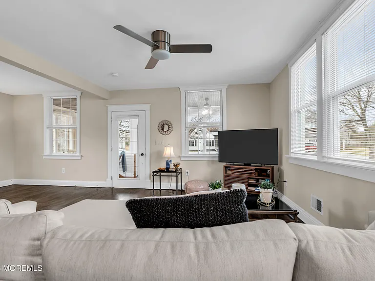 524 Fisk Ave — Photo 10
