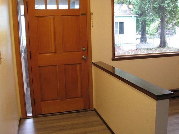 3rd image of 1332 Georgiana St