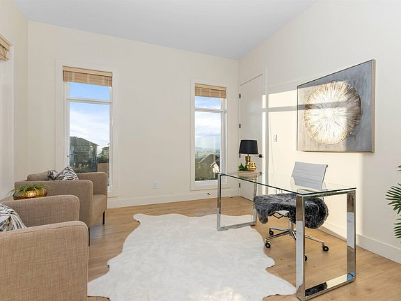 2nd image of 51194 Rowanna Cres