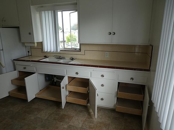 3rd image of 3060 Luna Dr #3060