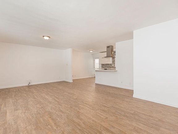 5th image of 5451 Hermitage Ave APT 1