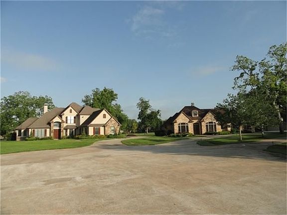 5th image of 32702 Weymouth Ct