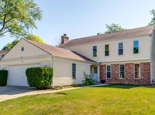 1247 Gail Dr, Buffalo Grove, IL 60089
