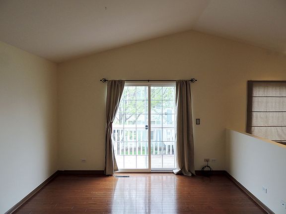 4th image of 835 Symphony Dr