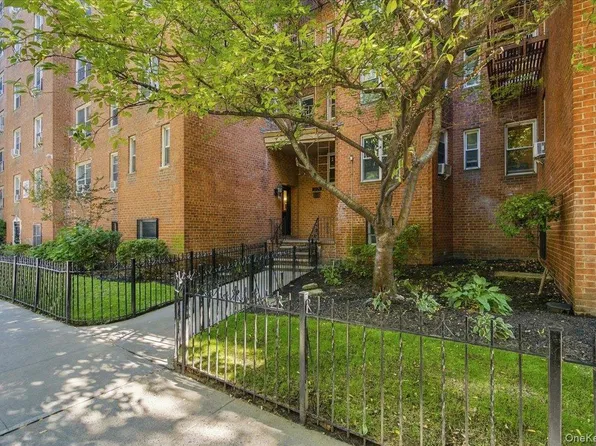 3325 81 Street #2E, Jackson Heights, NY 11372