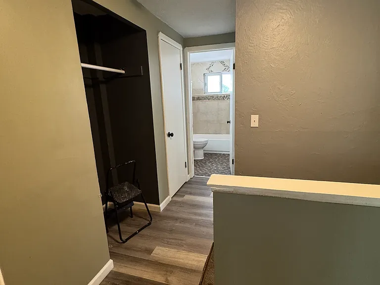 6015 Glenway Dr #B — Photo 11