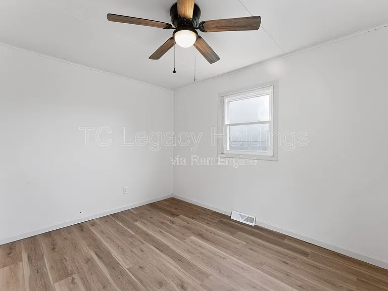 1533 Hoffman Ave — Photo 18