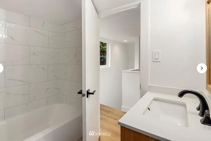 2nd image of 10665 Park Ave S