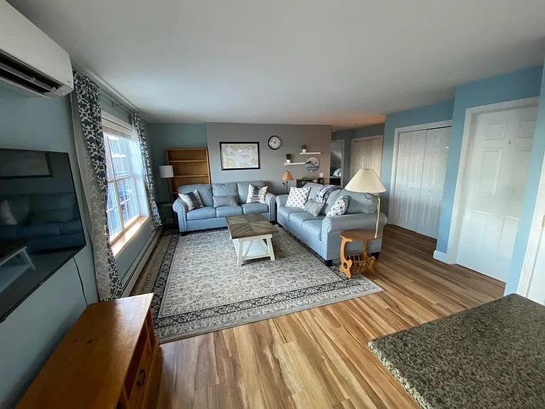424 Main St #1 — Photo 6