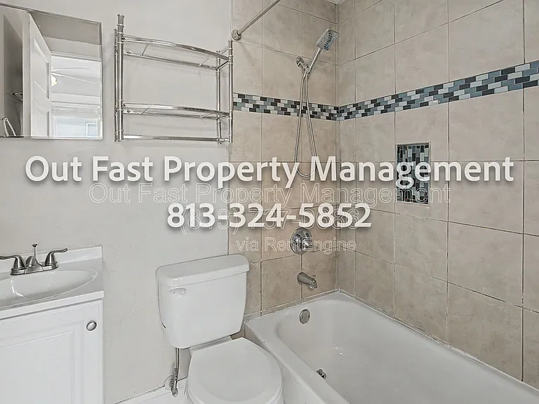 1718 W Hills Ave #D — Photo 31