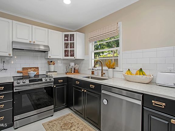 4th image of 7021 Yorkshire Dr
