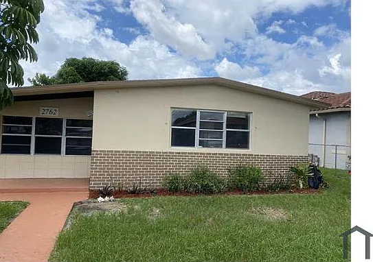 2762 NW 14th Ct — Photo 11