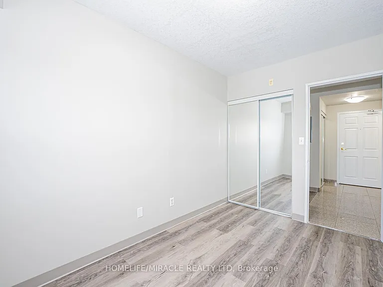 274 Erb St W #610 — Photo 11