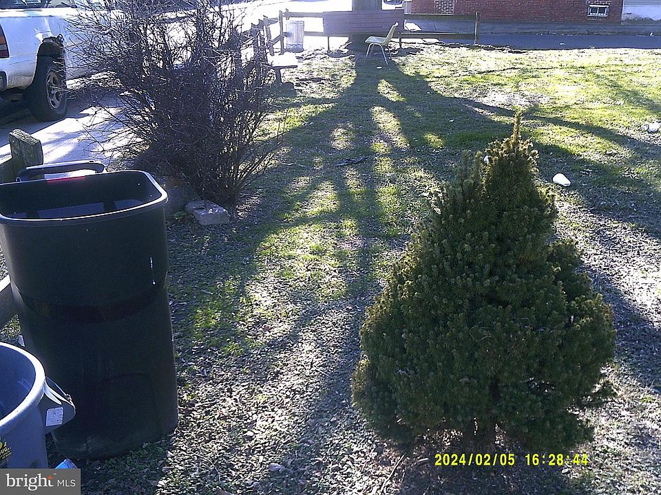 2nd image of 1844 Wilmot St