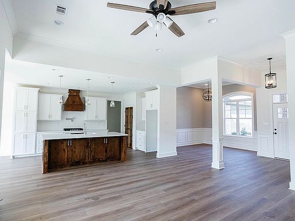 4th image of 103 Andiron Ct